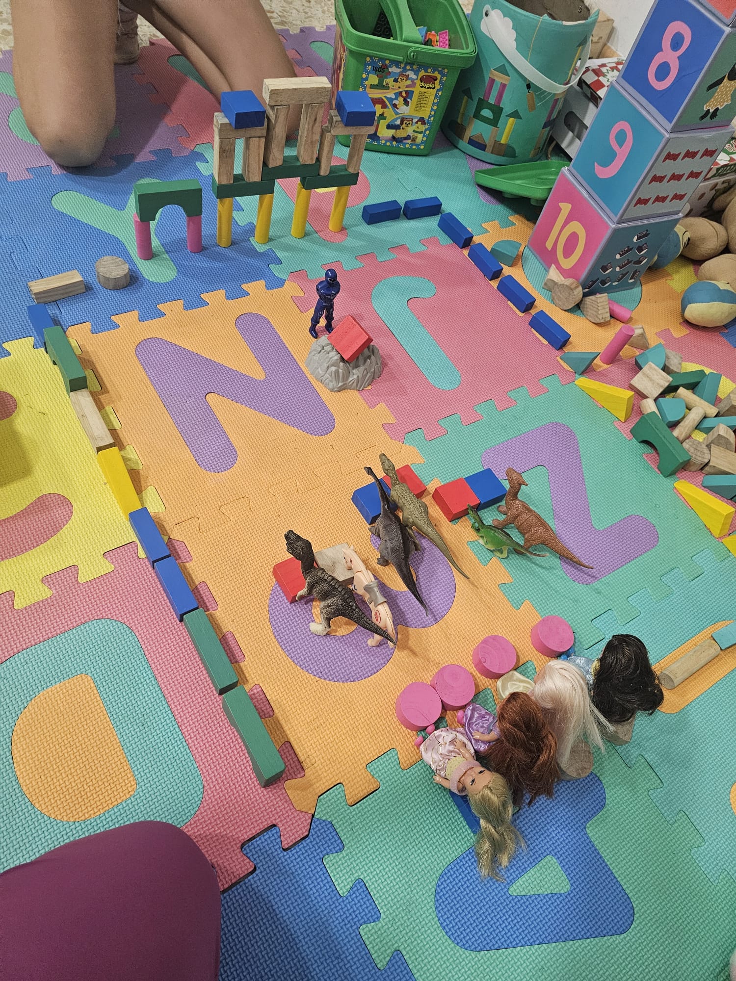 Intervención en sala de juego y regulación